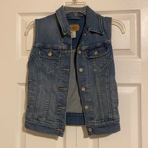 Levi’s denim vest